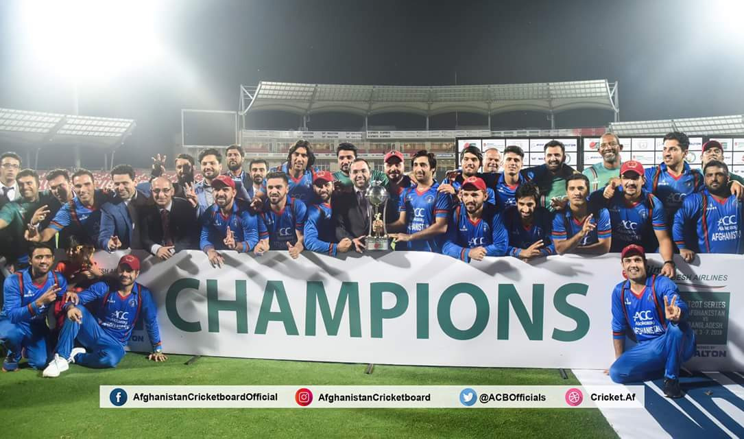 आईसीसी ने पिछले साल आयरलैंड और अफगानिस्तान को टेस्ट टीम का दर्जा दिया था. आयरलैंड ने अपना टेस्ट डेब्यू पाकिस्तान के साथ किया था जहां उसे पांच विकेट से हार का सामना करना पड़ा था. आयरलैंड क्रिकेट को काउंटी क्रिकेट से काफी फायदा मिला लेकिन अफगानिस्तान के साथ ऐसा नहीं था.