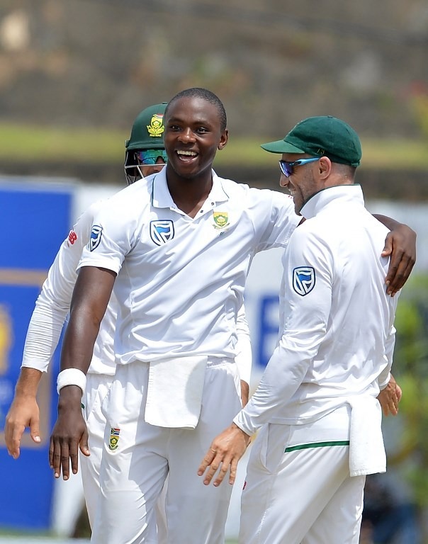 पहली पारी में मिली 161 रनों के बढ़त के साथ श्रीलंका की टीम ने साउथ अफ्रीका को जीत के लिए 352 रनों का लक्ष्य दिया है.