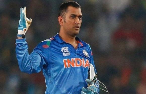 सचिन समेत क्रिकेटर्स ने किया धोनी को विश, वीरू ने किया ऐसा ट्वीट हंसते-हंसते लोटपोट हो गए फैंस