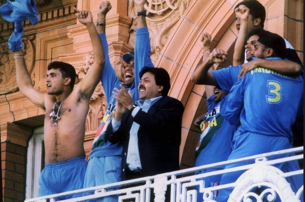 भारतीय टीम ने सौरव गांगुली की कप्तानी में देश ही विदेशों ने शानदार प्रदर्शन किया.