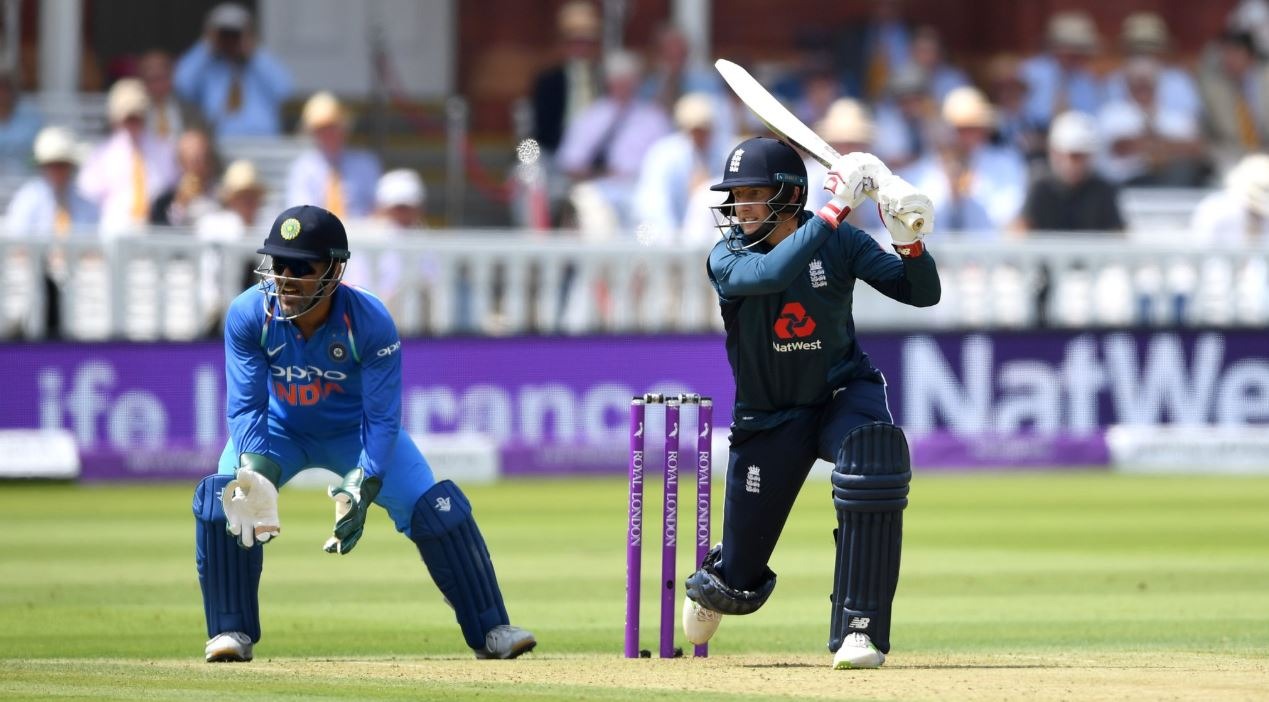 इसके बावजूद धोनी विकेटकीपिंग के दौरान एक ऐसा रिकॉर्ड अपने नाम किया जो भारत के किसी विकेटकीपर ने नहीं बनाया है.