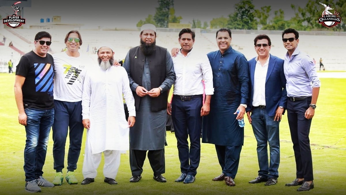 इमरान खान के शपथग्रहण समारोह में पूर्व क्रिकेटरों का लगा जमघट