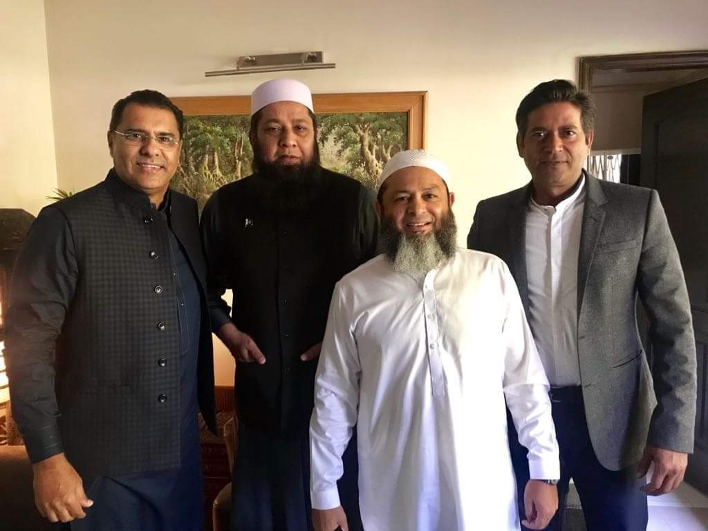 पाकिस्तान क्रिकेट टीम के पूर्व स्पिन गेंदबाज मुस्ताक अहमद भी इस समारोह में शामिल हुए.
