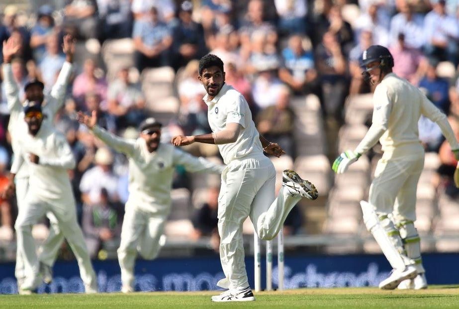 भारत ने इंग्लैंड को दिन के आखिरी सत्र में 246 रनों पर पवेलियन पहुंचा दिया और स्टम्प्स तक अपनी पहली पारी में बिना विकेट खोए 19 रन बना लिए हैं.