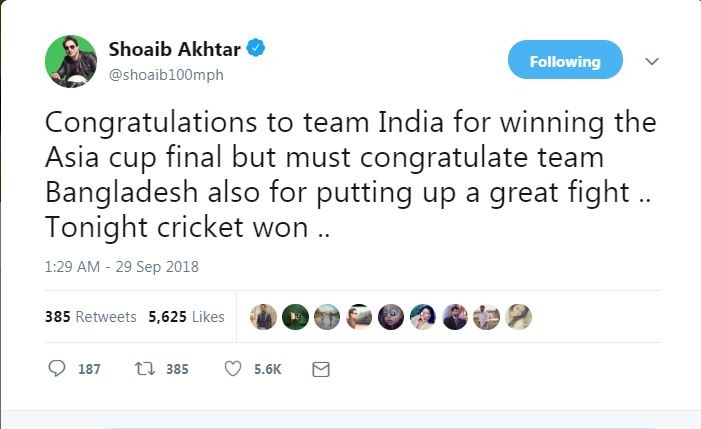 वहीं पाकिस्तान के पूर्व तेज़ गेंदबाज़ शोएब अख्तर ने ट्वीट कर कहा, ''भारतीय टीम को जीत के लिए बधाई लेकिन इस तरह से दमदार लड़ाई दिखाने के लिए बांग्लादेश टीम को ज्यादा बधाई. आज रात क्रिकेट की जीत हुई.''