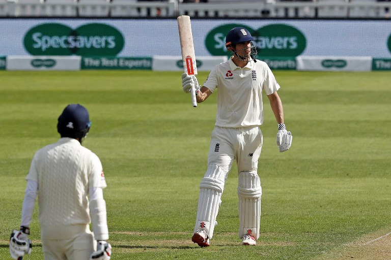 alastair cook set new milestone in last inning आखिरी पारी के साथ नया विश्व रिकॉर्ड बना गए एलिस्टर कुक