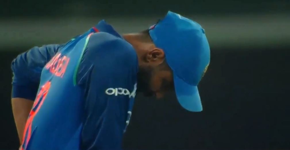 INDvsAFG एशिया कप 2018 WATCH: आखिरी दो ओवरों में जीती बाज़ी कैसे 'हार' गई टीम इंडिया!