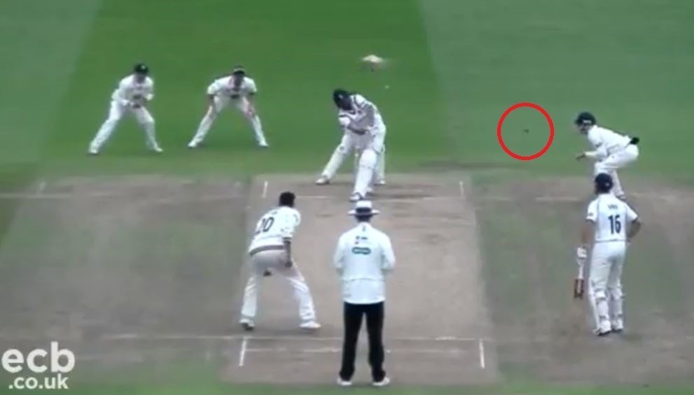 WATCH: काउंटी मैच में अक्षर पटेल ने चटकाए 9 विकेट और पकड़ा शानदार कैच