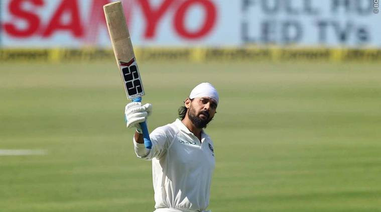 murali vijay socre hundred for essex county team टेस्ट सीरीज में फ्लॉप लेकिन काउंटी में धमाल मचा रहे हैं विजय