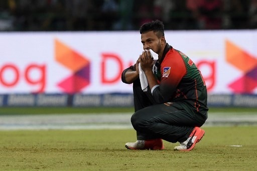 shakib al hasan will miss the asia cup 2018 final after an old injury flared up again INDvsBAN एशिया कप 2018: फाइनल से पहले बांग्लादेश को बड़ा झटका, 4-6 हफ्ते तक टीम से बाहर हुए शाकिब उल हसन