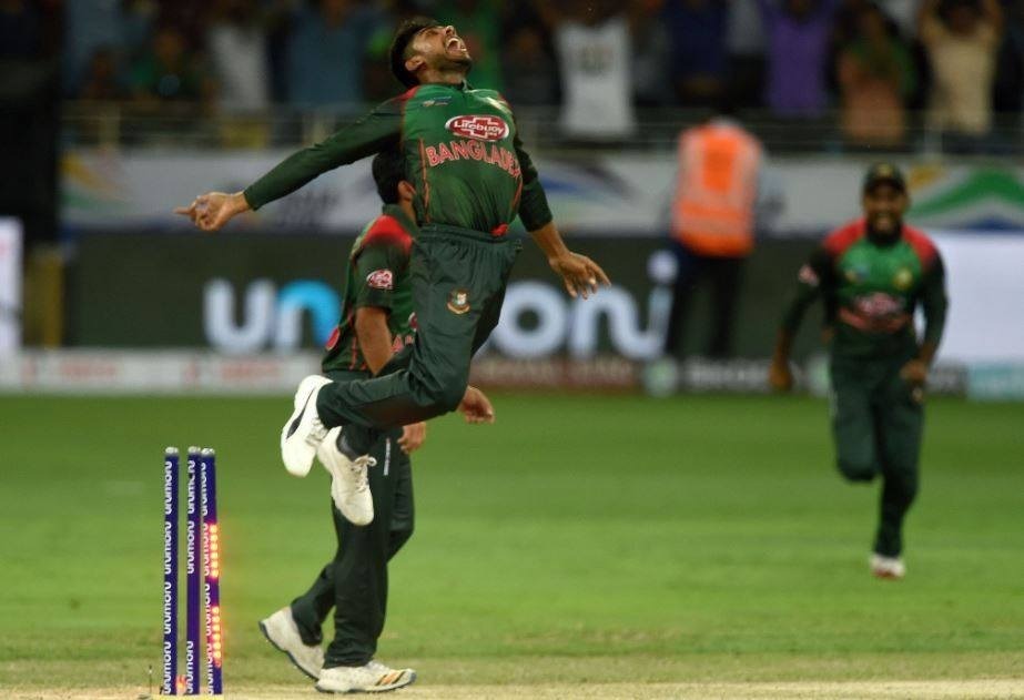PAK vs BAN, Asia Cup: सुपर फोर के आखिरी मुकाबले में पाकिस्तान को हराकर तीसरी बार फाइनल में पहुंची बांग्लादेश PAK vs BAN, Asia Cup: सुपर फोर के आखिरी मुकाबले में पाकिस्तान को हराकर तीसरी बार फाइनल में पहुंची बांग्लादेश