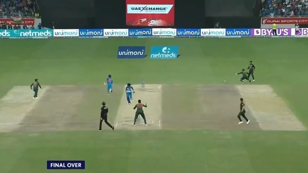 asia cup 2018 how team india became champion in match turning last 18 balls INDvsBAN एशिया कप WATCH: आखिरी 18 गेंदों में कैसे जीतते-जीतते, हार और फिर जीत गई टीम इंडिया