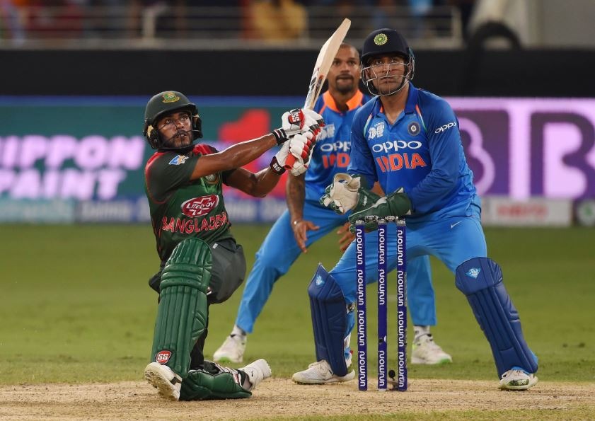 जडेजा महज़ 29 रन देकर 4 विकेट चटकाने के साथ एशिया कप के इतिहास में बेस्ट बॉलिंग फिगर वाले लेफ्ट आर्म स्पिनर बन गए हैं.
