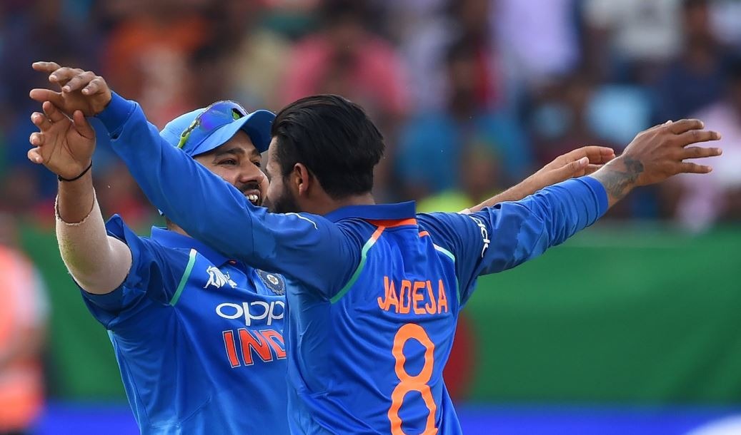 वहीं गेंदबाज़ में रविन्द्र जडेजा ने वापसी के साथ 4 विकेट चटकाकर टीम की जीत की नींव रखी.