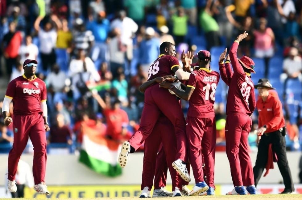 ind vs wi windies win the 3rd odi by 43 runs to level the series 1 1 IND vs WI: कप्तान विराट कोहली का रिकॉर्ड शतक नहीं आया काम, तीसरे वनडे में भारत को 43 रनों से मिली हार