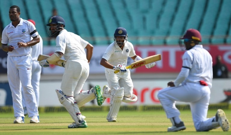 india vs west indiestea has been taken here at rajkot with team india 2323 TEA India vs West Indies: पृथ्वी शॉ के रिकॉर्ड शतक की मदद से मजबूत स्थिती में भारत