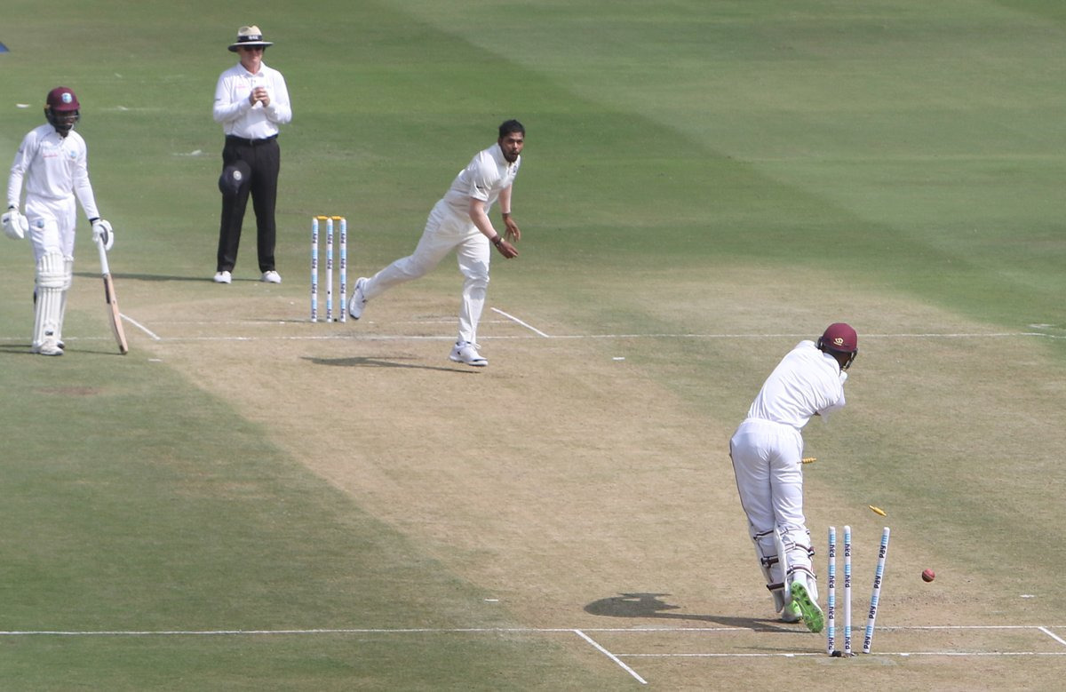 virat kohli happy with umesh yadav bowling उमेश यादव की गेंदबाजी से खुश हुए विराट कोहली, अगले दौरे से पहले रख दी अपनी बात