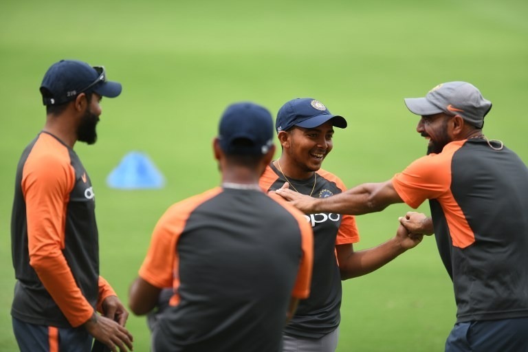 there is no senior or junior in team says prithvi shaw टीम में है परिवार जैसा माहौल, ना कोई सीनियर और ना है कोई जूनियर: पृथ्वी शॉ