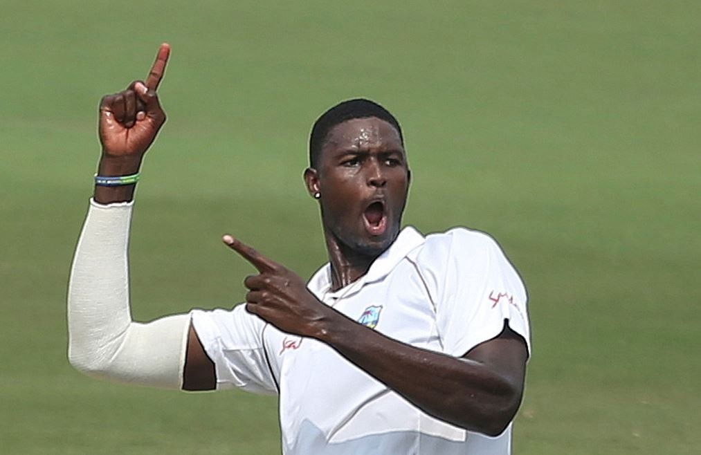 लेकिन टीम इंडिया की असल परेशानी खड़ी की वेस्टइंडीज़ टीम के कप्तान जेसन होल्डर ने. होल्डर ने इस मुकाबले में 56 रन देकर 5 अहम विकेट अपने नाम किए.