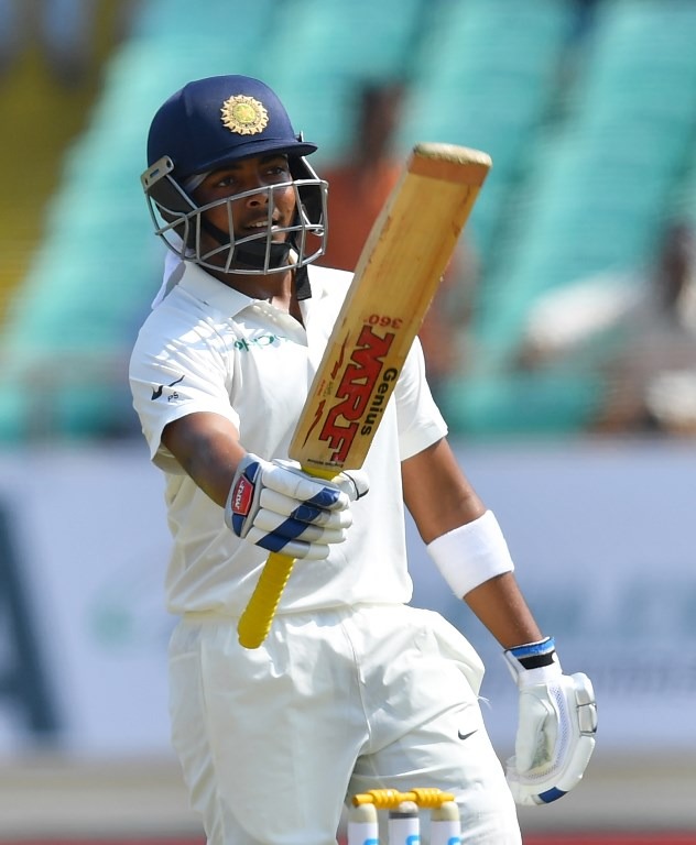 पहले टेस्ट की पहली पारी में पृथ्वी के 10 धमाकेदार RECORD's