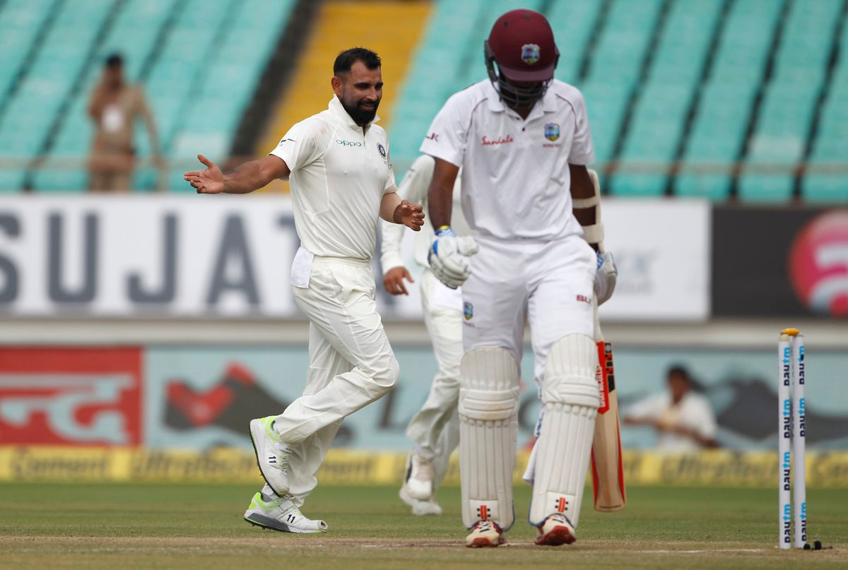 india vs west indes 1st test 2nd day full day report IND vs WI: बल्लेबाजों के बाद गेंदबाजों का जलवा, फॉलोऑन की ओर बढ़ा वेस्टइंडीज