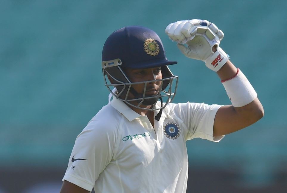 डेब्यू टेस्ट में लगाए शतक को पृथ्वी शॉ ने अपने पिता को किया समर्पित