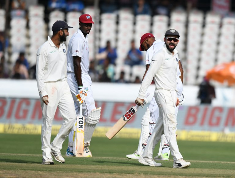 india vs west indies 2nd test first day report IND vs WI 2nd Test: शुरुआती झटकों के बाद रोस्टन चेज और कप्तान जेसन होल्डर ने संभाली पारी