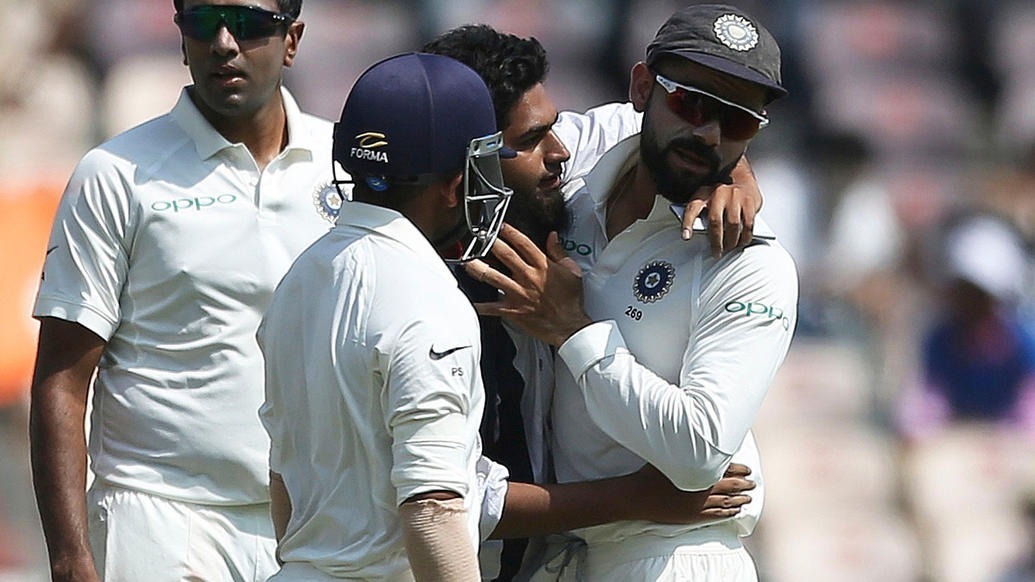 विराट के साथ सेल्फी लेने की कोशिश करने वाले फैन के खिलाफ दर्ज हुआ केस