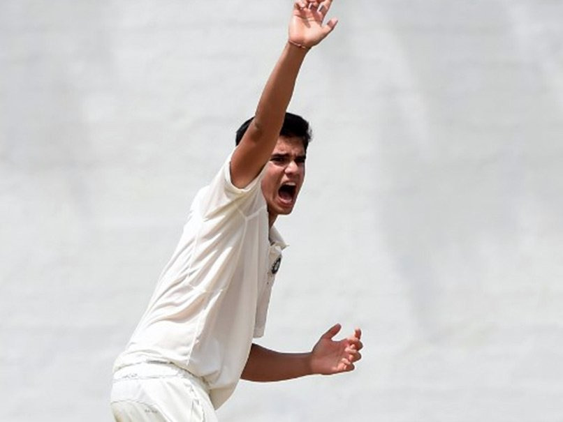 arjun tendulkar takes 3 wicket as mumbai beat assam in vinoo mankad trophy अर्जुन तेंदुलकर की घातक गेंदबाजी, 99 पर ढेर हो गई विरोधी टीम