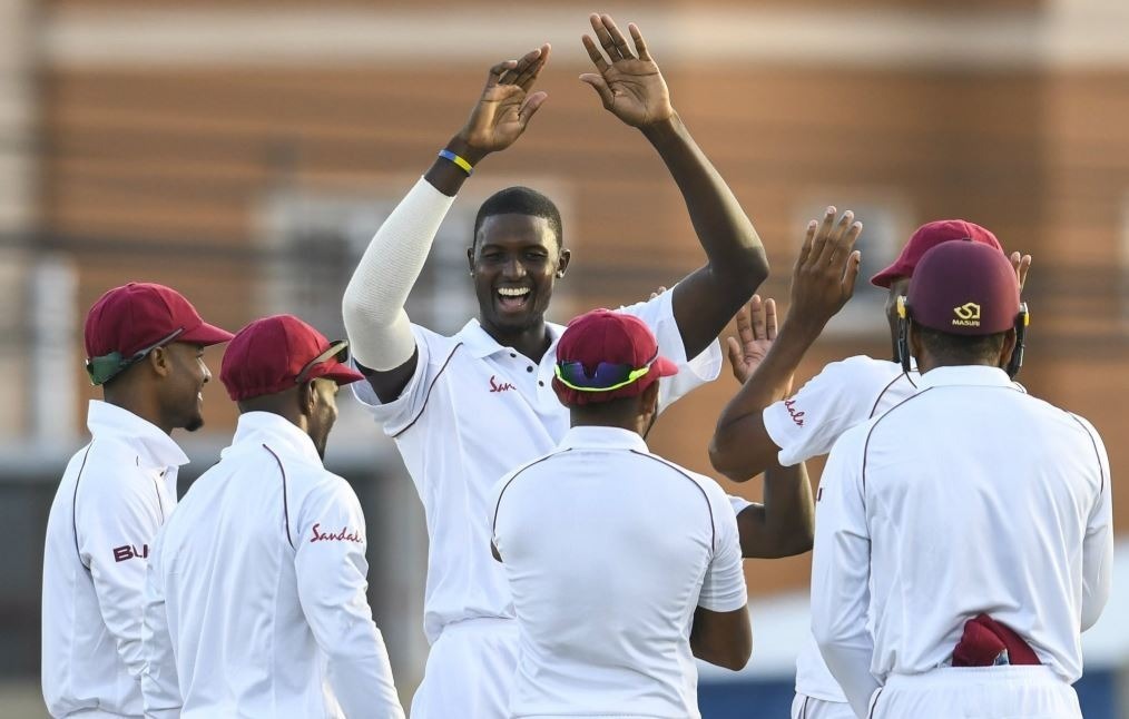 windies pacers fightback india bowled out for 367 a lead of 56 runs LUNCH India vs West Indies: जोसन होल्डर की शानदार गेंदबाज़ी, 56 रनों की बढ़त लेकर 367 रनों पर ऑल-आउट हुआ भारत