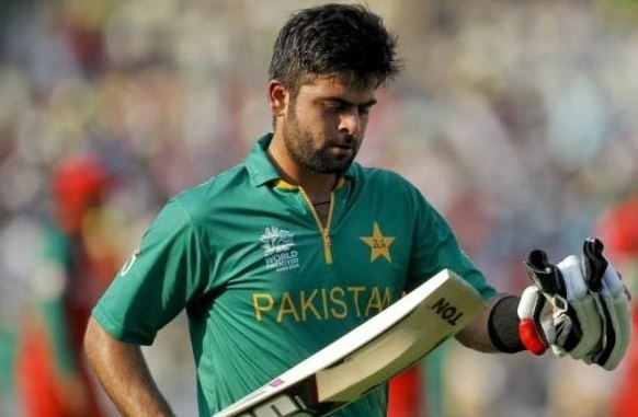 पत्नी की एक गलती की वजह से अहमद शहजाद पर लगा चार महीने का बैन