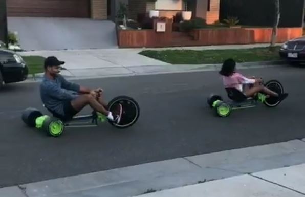 टीम से बाहर होने के बाद 'बच्चे' बने शिखर धवन