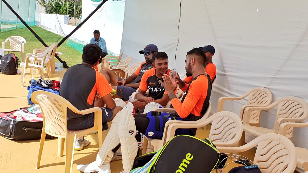 रहाणे ने कहा ,‘‘मुझे नहीं पता कि टीम संयोजन क्या होगा लेकिन कोई दबाव नहीं है. हर किसी को खुलकर खेलने का मौका है. मैं उसे शुभकामना देता हूं और मुझे यकीन है कि वह अच्छा खेलेगा. मैं चाहता हूं कि वह उसी तरह खेले जैसे मुंबई और इंडिया ए के लिये खेलता है.’’