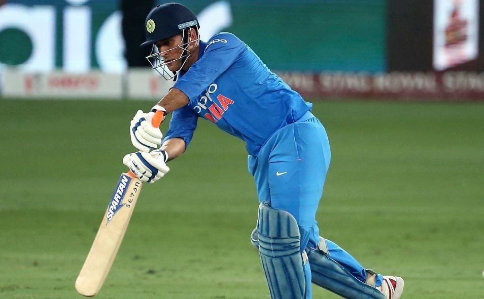 वनडे क्रिकेट में 10 हजारी बनने से एक बार फिर चूके धोनी