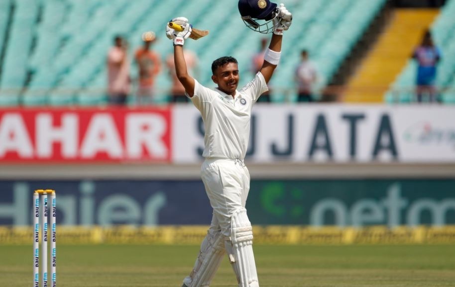 पृथ्वी शॉ को दिया बधाई तो मिला एक करोड़ का नोटिस