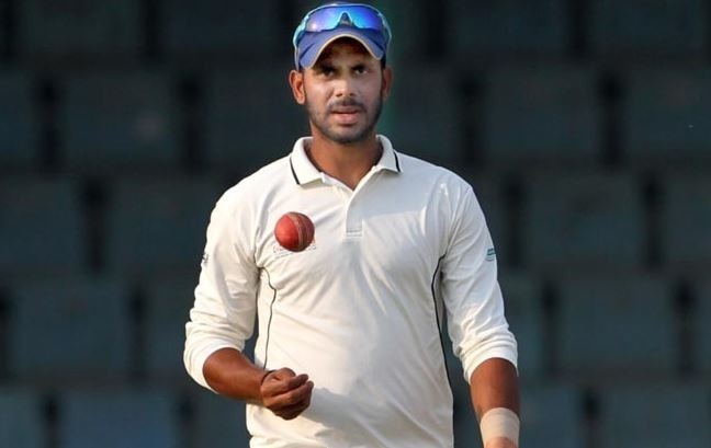 सोशल मीडिया पर संजय मांजरेकर से भिड़े मनोज तिवारी