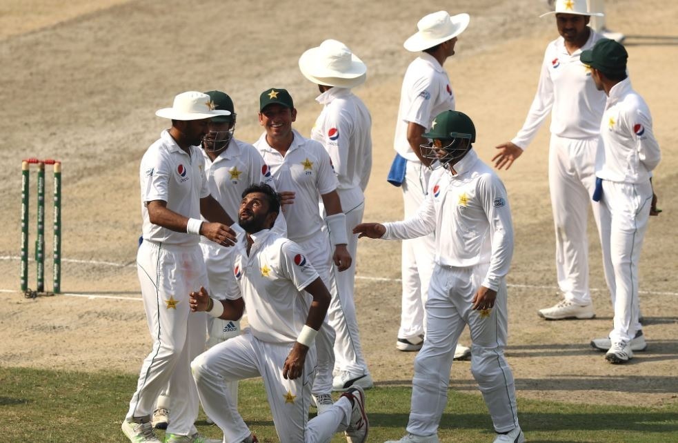 bilal asif mohammad abbas star as pakistan gain control of first test PAK vs AUS: पहले टेस्ट मैच में पाकिस्तान ने ऑस्ट्रेलिया पर कसा शिकंजा