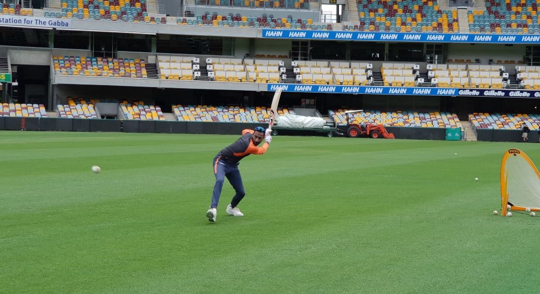 India vs Australia: प्रेक्टिस के दौरान भारतीय खेमे में पहुंचे ऑस्ट्रेलियाई दिग्गज ने की विराट से बात