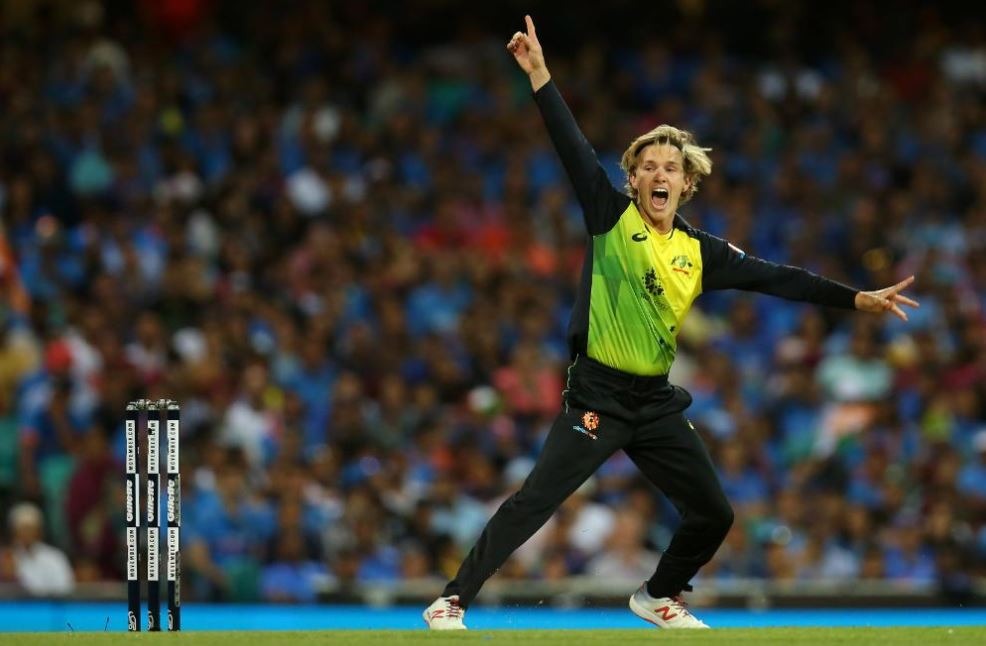 वहीं ऑस्ट्रेलियाई रिस्ट स्पिनर एडम ज़म्पा भी 17 पायदान ऊपर पांचवे स्थान पर आ गए हैं.