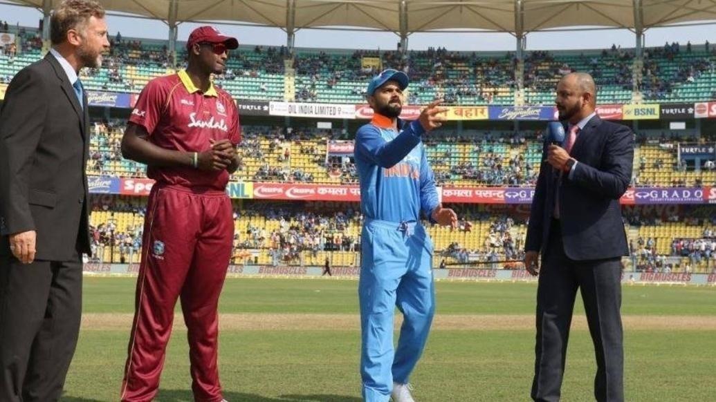 India vs West Indies TOSS Report: आखिरी और निर्णायक वनडे मुकाबले में वेस्टइंडीज ने टॉस जीतकर लिया पहले बल्लेबाजी का फैसला