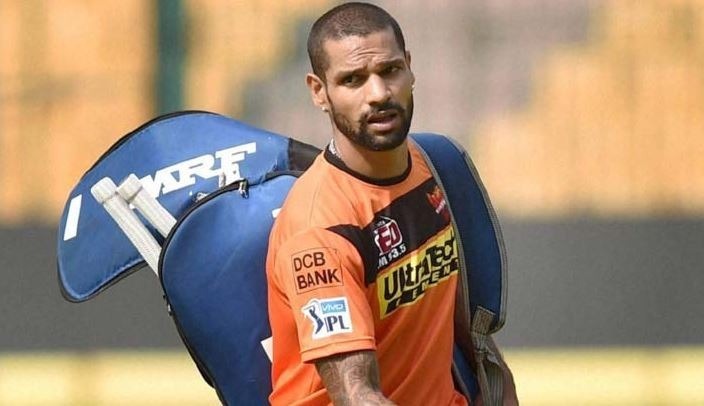 shikhar dhawan released by sunrisers hyderabad to play for home team delhi daredevils सनराइजर्स का साथ छोड़ दिल्ली डेयरडेविल्स से जुड़े शिखर धवन