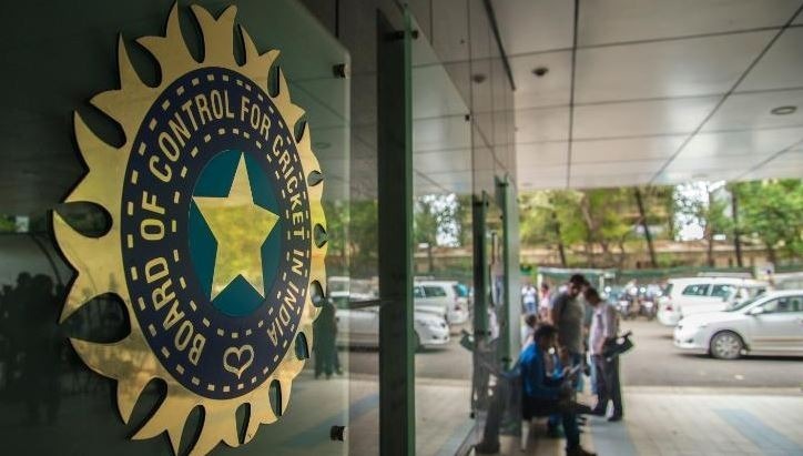 bcci postpones cooch behar trophy and womens one day games due to lack of umpires अंपायरों की कमी से बीसीसीआई ने कूच बिहार ट्रॉफी के कार्यक्रम में किया बदलाव