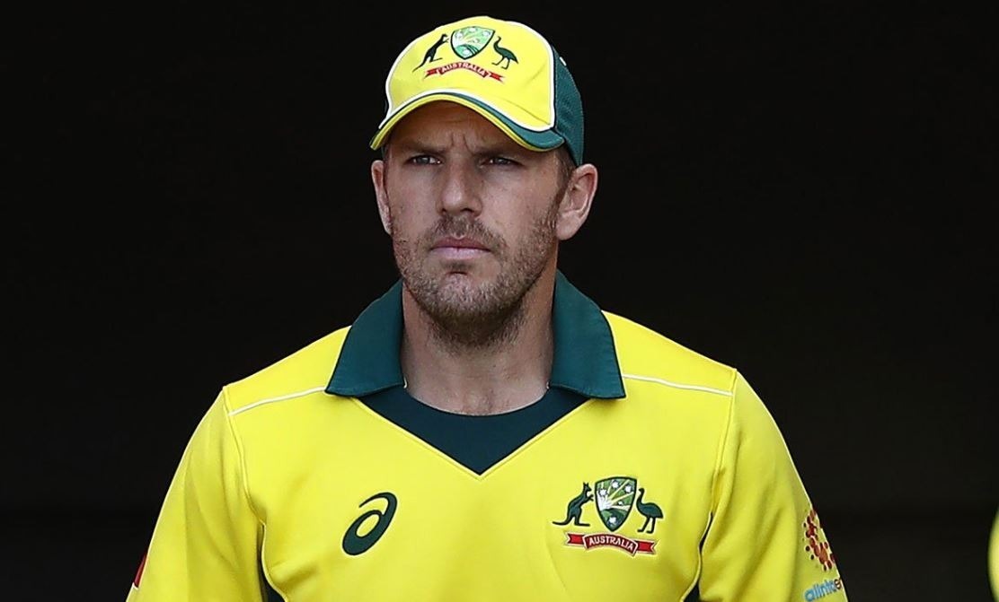 australian captain aaron finch warns faltering australian batsmen of shake up for india odis INDvsAUS: ऑस्ट्रेलियाई कप्तान फिंच ने बल्लेबाज़ों से कहा, 'भारत के खिलाफ सीरीज़ से पहले सुधार लें अपना प्रदर्शन'