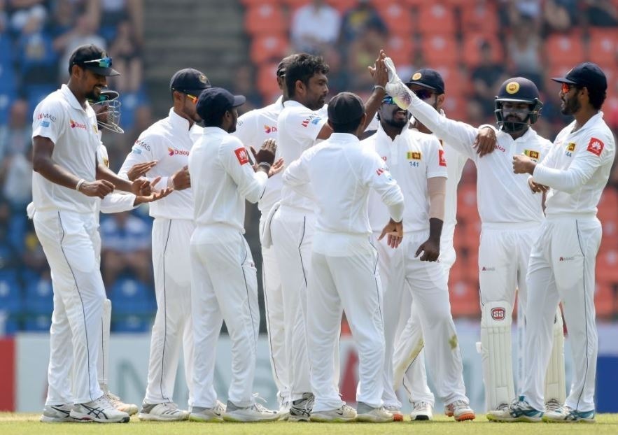 slvseng sri lanka bowl england out for 285 in first inning of 2nd test SLvsENG: परेरा और पुष्पकुमारा की घातक गेंदबाज़ी से 285 रनों पर सिमटी इंग्लैंड की पारी