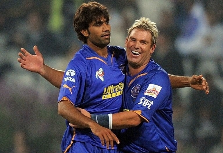 शेन वॉर्न ने ‘नो स्पिन’ में किया कैफ के 'घमंड', मुनाफ की असली उम्र और जडेजा की करतूतों का खुलासा