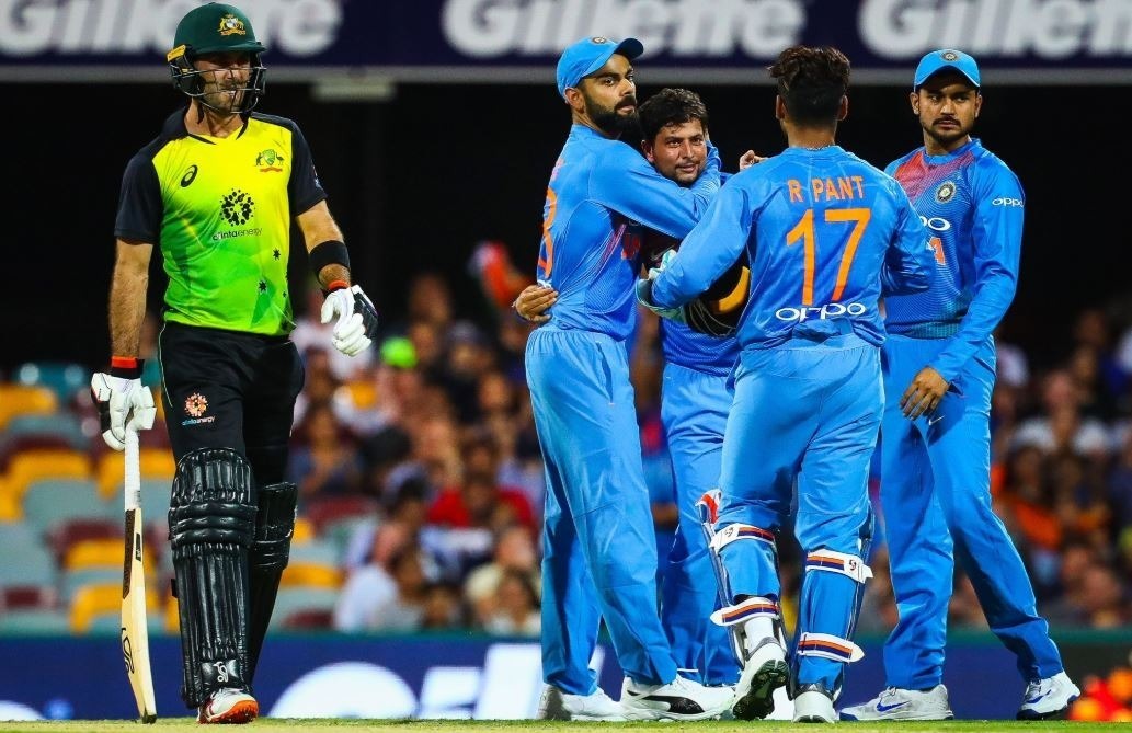 ind vs aus t20i indias target revised to 174 runs target because of dls IND vs AUS 1st T20: बारिश से बढ़ी भारत की परेशानी, 17 ओवर के खेल में मिला 174 रनों का लक्ष्य