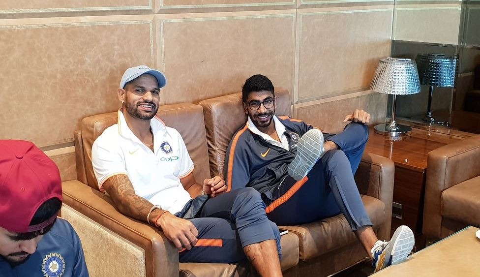 INDvsAUS: तस्वीरों में देखें ऑस्ट्रेलिया दौरे के लिए रवाना हुई टीम इंडिया