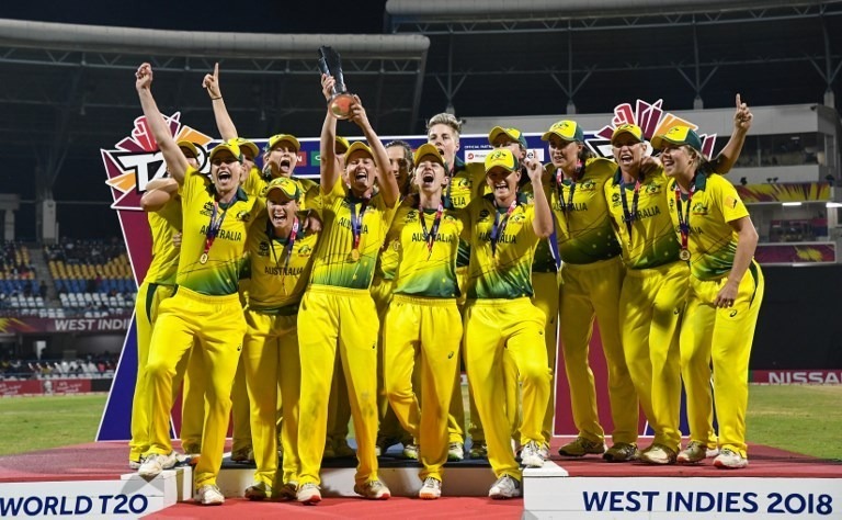 Women's World T20 final: ऑस्ट्रेलिया की इंग्लैंड पर आसान जीत, चौथी बार खिताब पर किया कब्जा Women's World T20 final: ऑस्ट्रेलिया की इंग्लैंड पर आसान जीत, चौथी बार खिताब पर किया कब्जा
