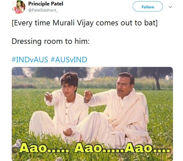 एक फैन ने एक फिल्म की तस्वीर के साथ लिखा जब भी विजय-राहुल खेलने आते हैं तो ड्रेसिंग रूम कुछ ऐसा कहता है.