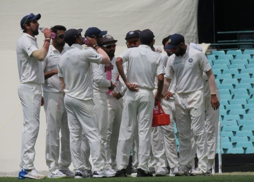 71 सालों के इतिहास में टीम इंडिया कभी भी ऑस्ट्रेलिया में टेस्ट सीरीज़ जीतने में नाकामयाब रही है. लेकिन इस बार पहली बार ऐसा लग रहा है कि भारत सीरीज़ जीतकर इस सूखे को खत्म कर लौट सकता है.